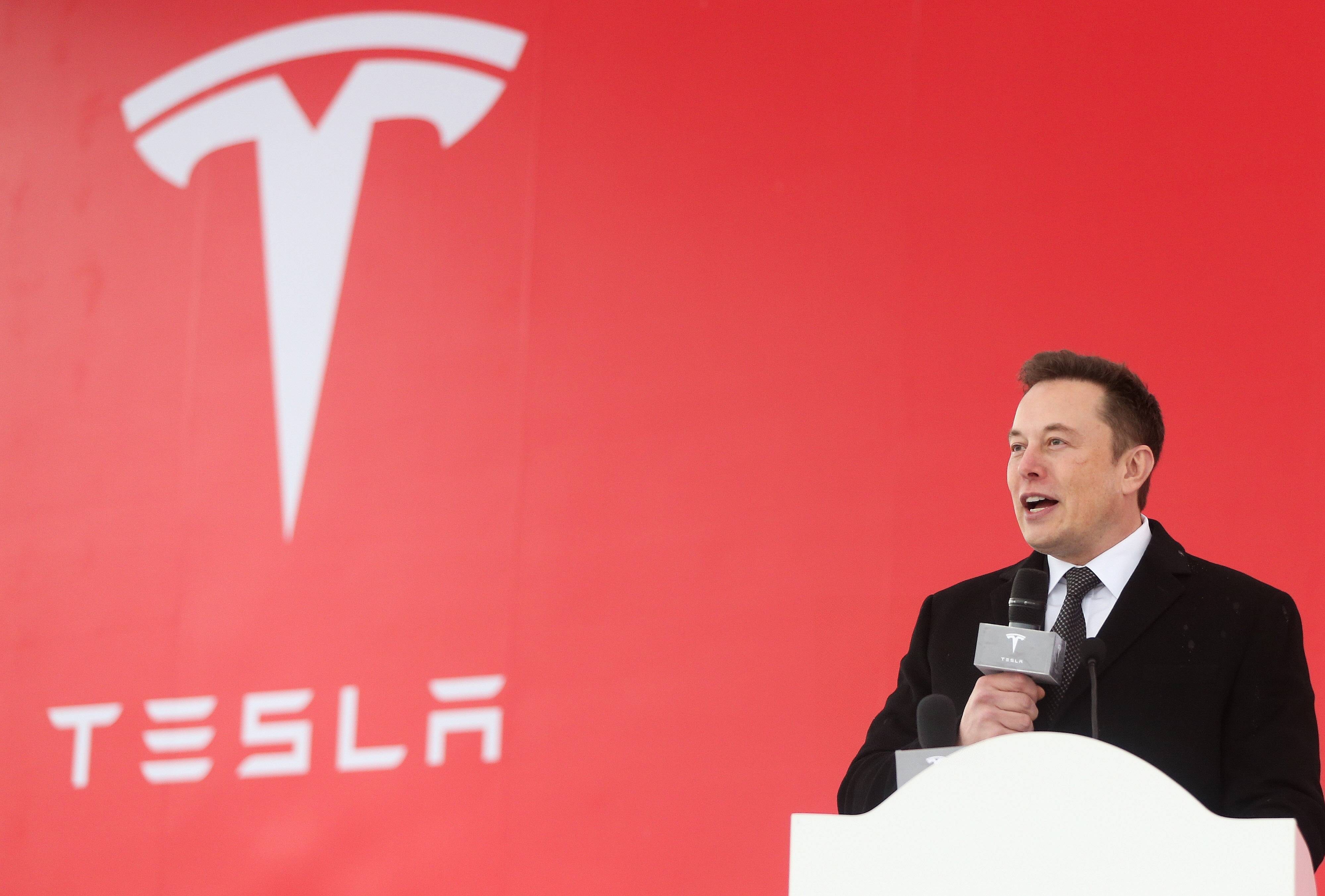 Tesla'da kaos: Düşen satışlar, ertelenen planlar, işten çıkarmalar...