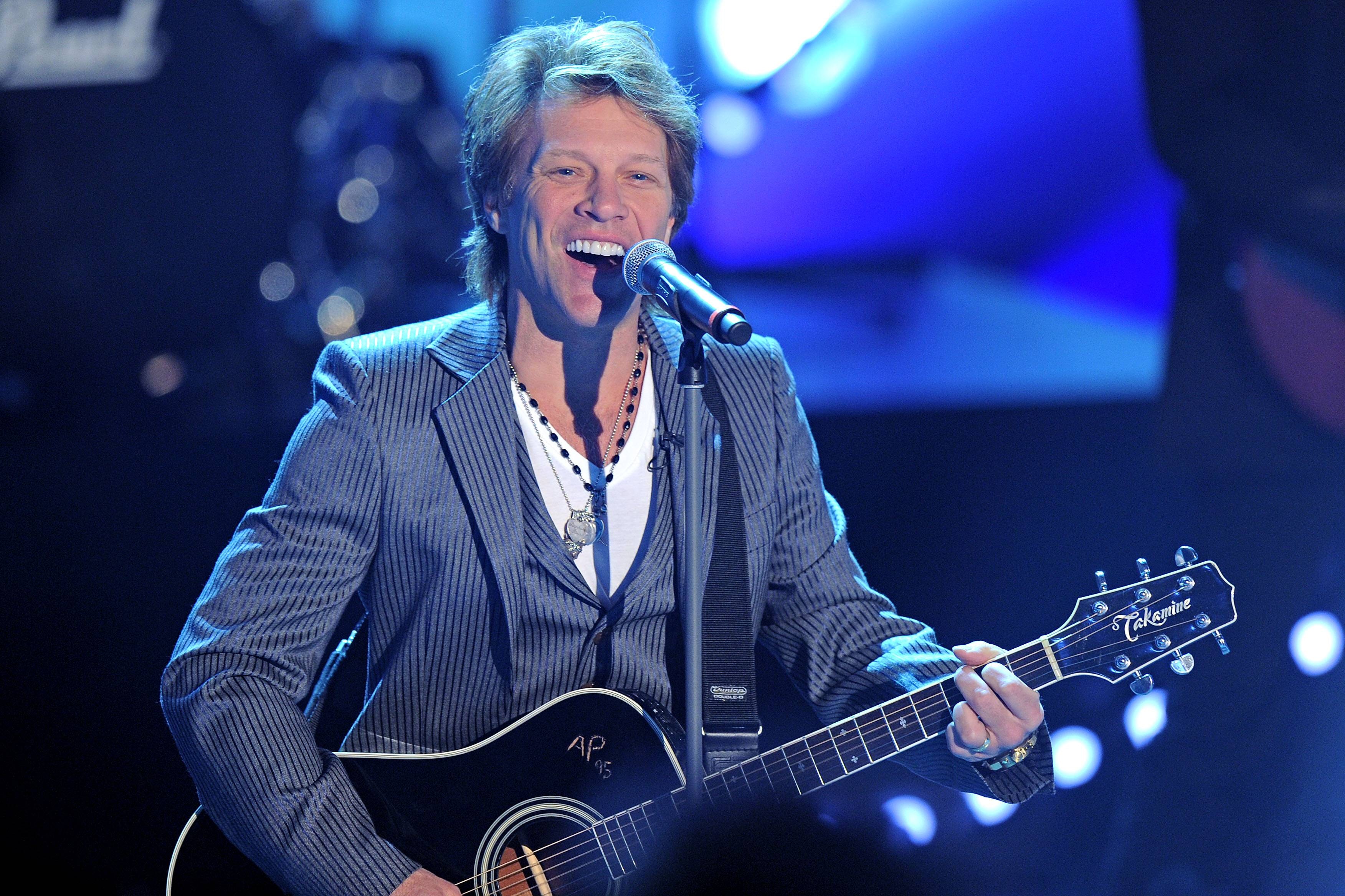 Müzik dünyasının efsane ismi Jon Bon Jovi'den hayranlarını üzen haber