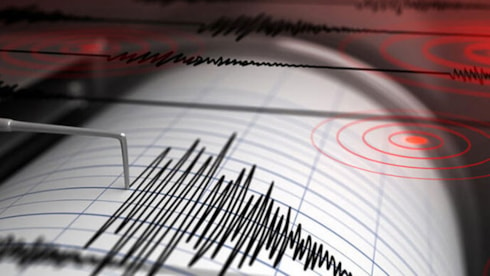 İzmir'de 4,5 büyükülüğünde deprem