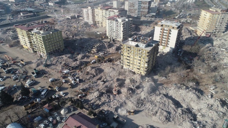 75 kişinin öldüğü Ebrar Sitesi K Blok 5 saniyede yıkılmış