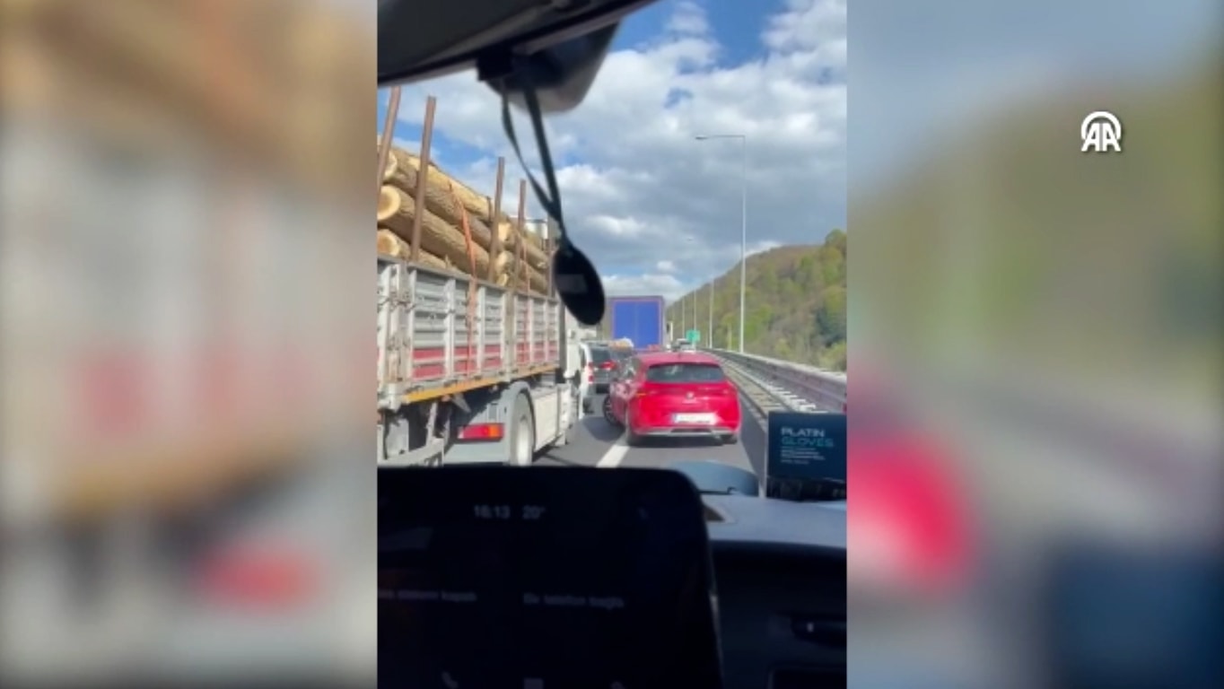 Bolu'da ambulansa yol vermeyenlere ceza yağdı