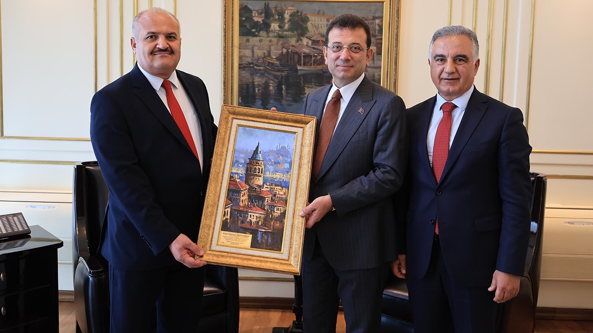 'Taksimetreleri kurun, geliyor Murat Kurum' diyen Eyüp Aksu'dan İmamoğlu'na ziyaret