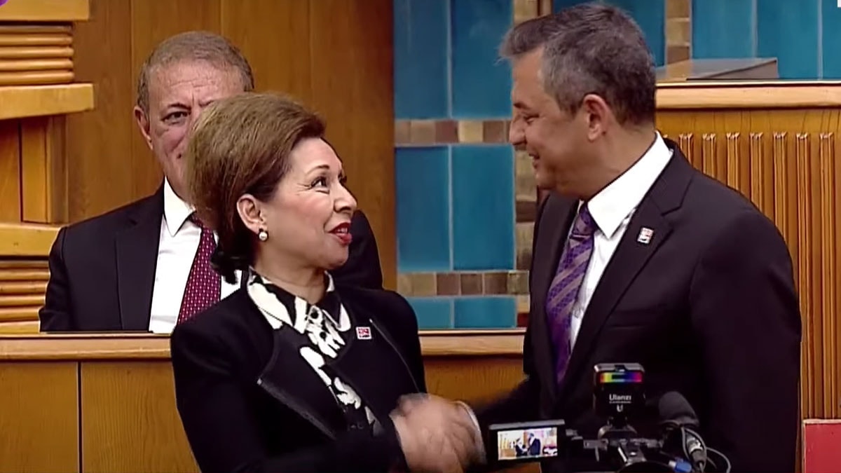 Meral Akşener'in eski yardımcısı CHP'ye katıldı