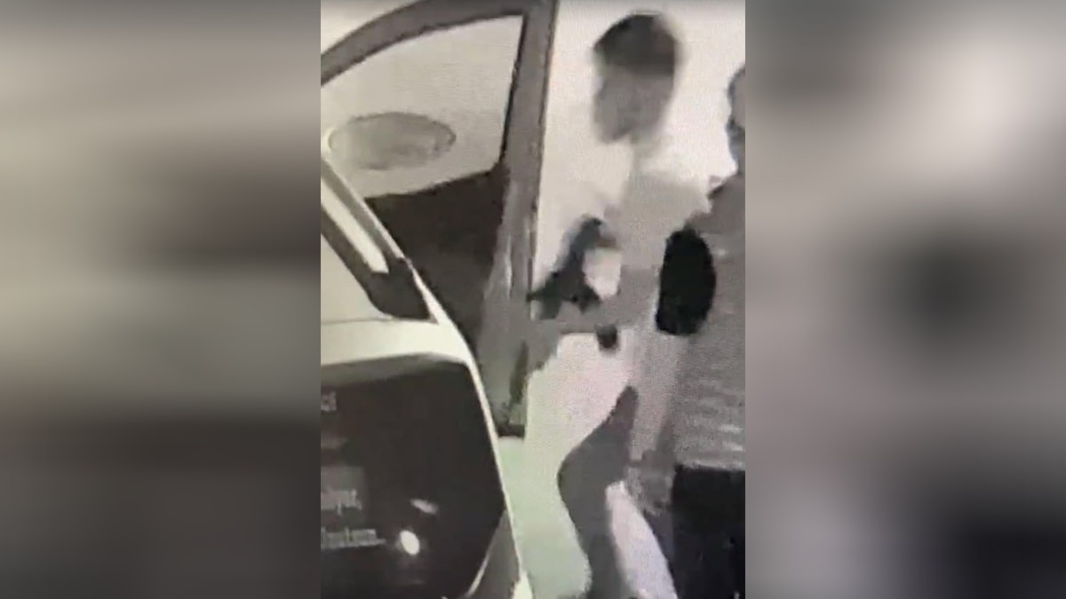 Oyuncak silahla gasp kamerada