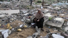 İsrail mülteci kampındaki 75 kişiyi öldürdü