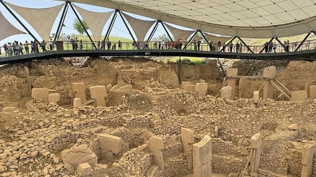 Tarihin sıfır noktası Göbeklitepe ziyaretçi akınına uğradı