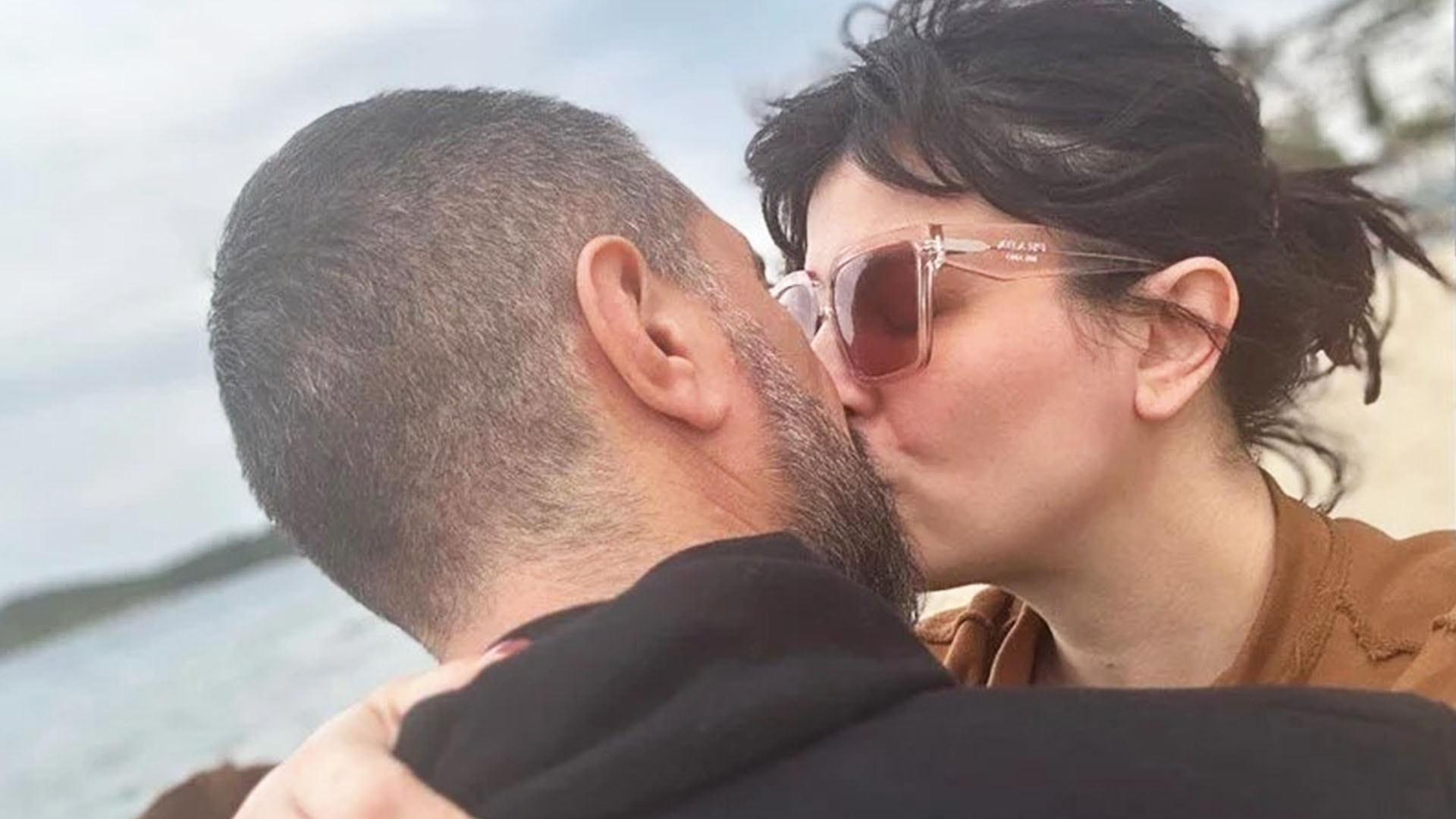 Gonca Vuslateri'den birinci yıl kutlaması