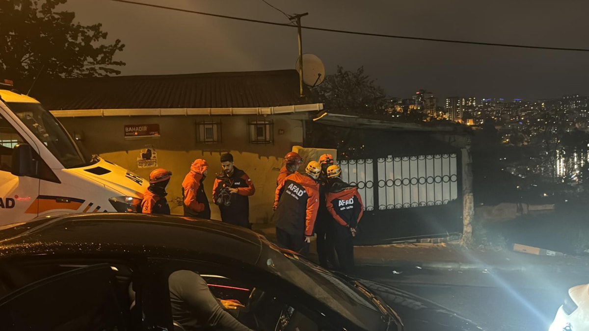 İstanbul'da toprak kayması: 24 ev etkilendi, 96 kişi tahliye edildi