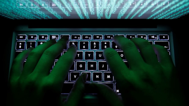İngiltere'de hacker şoku: Bilgiler ifşa edildi