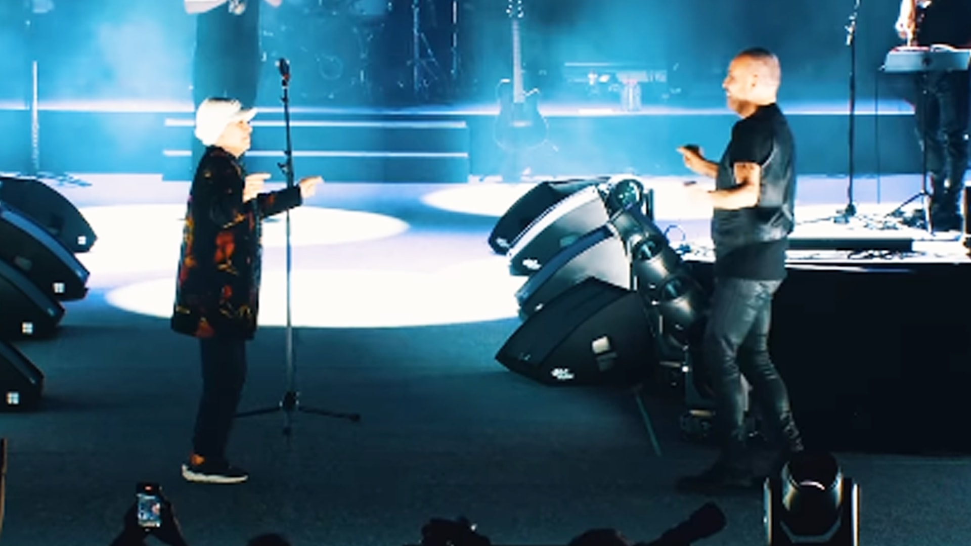 Haluk Levent ablası için saçlarını kazıttı