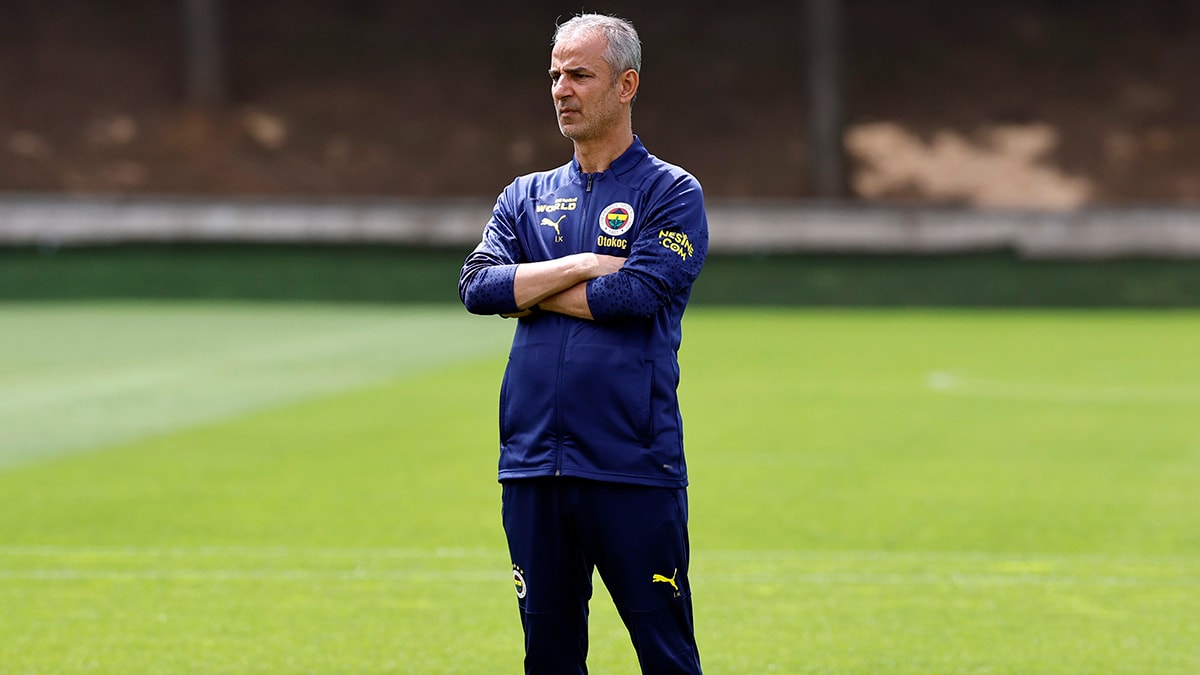 Fenerbahçe'de, Oosterwolde ve İsmail Yüksek'in sakatlıkları planları altüst etti