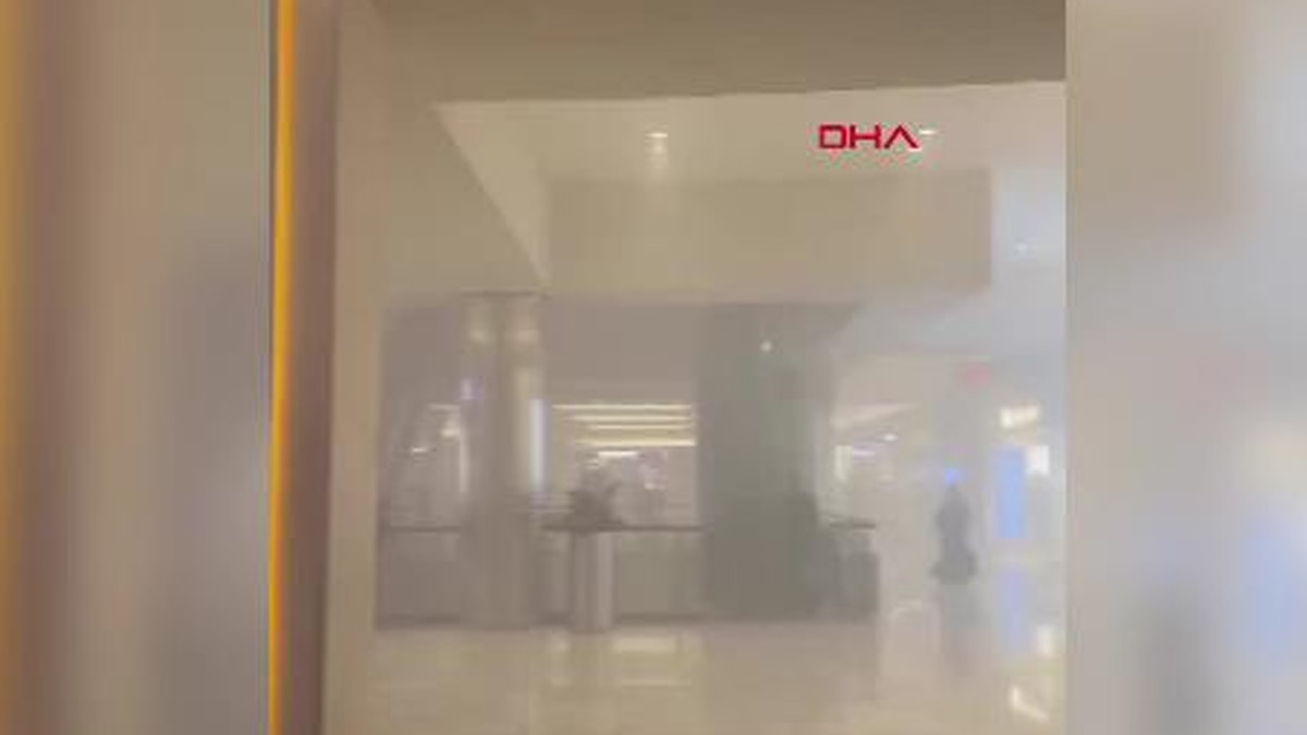 İstinye'de alışveriş merkezinde yangın