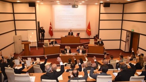 AKP’den CHP’ye geçen belediye üç gazete ile anlaşmasını iptal etti