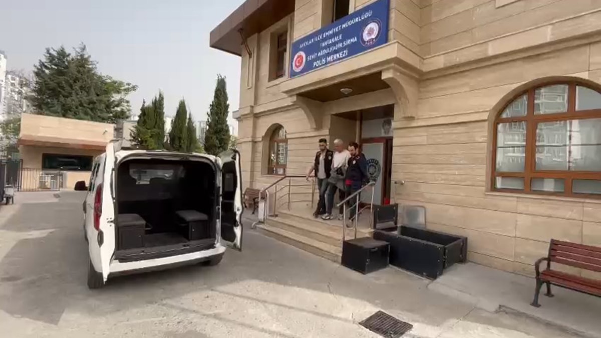 Alacak verecek kavgası: Kuzenini öldürüp polise teslim oldu