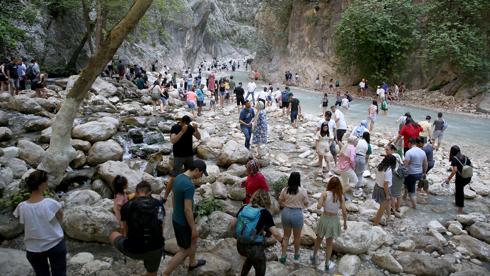 Milli parklara ziyaretçi akını