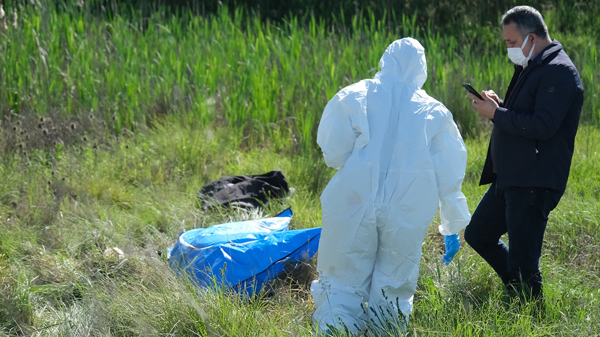 Arazide ceset bulundu, ekipler harekete geçti