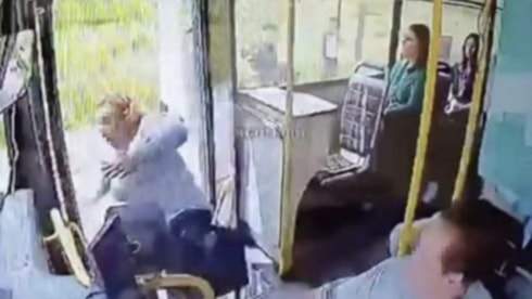 Kapısı açık otobüsten düşen kadından acı haber