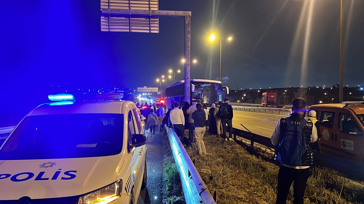 Yolcu otobüsü kaza yaptı: 2 yaralı