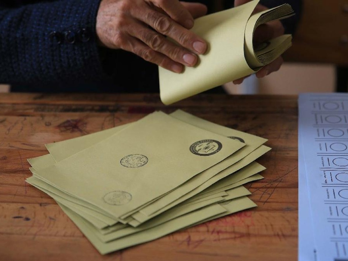 Seçim kurulundan AKP'ye ret: Mazbatalar DEM adaylarına