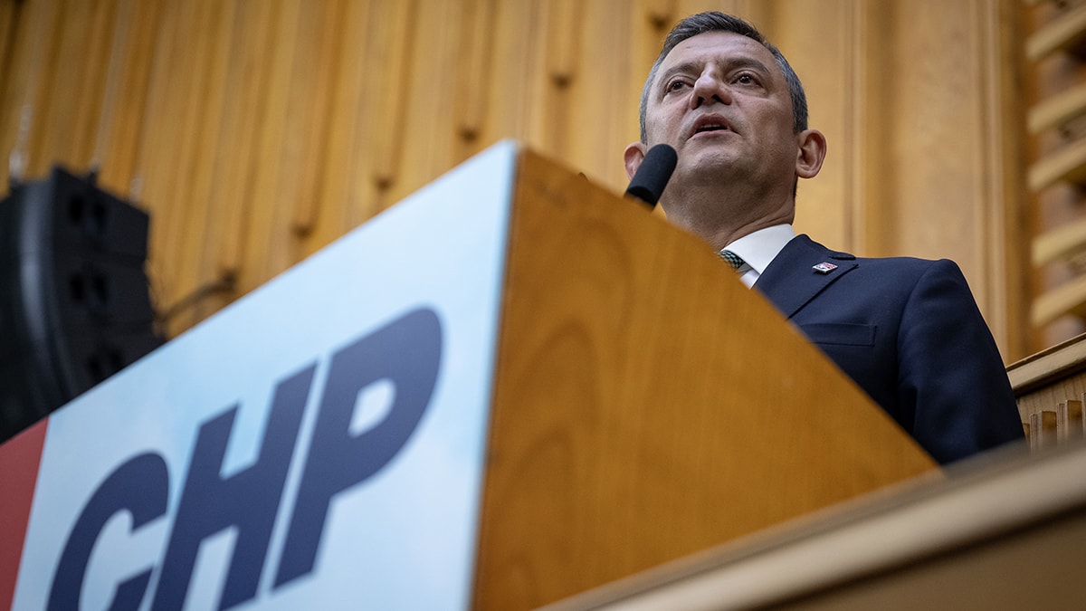 Saray'a gidecek mi? Özgür Özel açıkladı