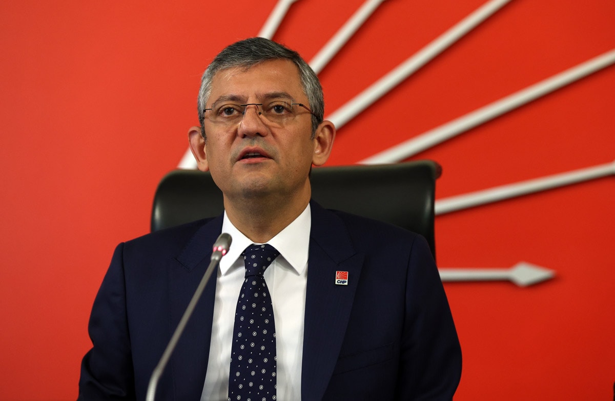 CHP lideri Özel, Gezi tutuklularının yakınlarını arayarak bayramlarını kutladı