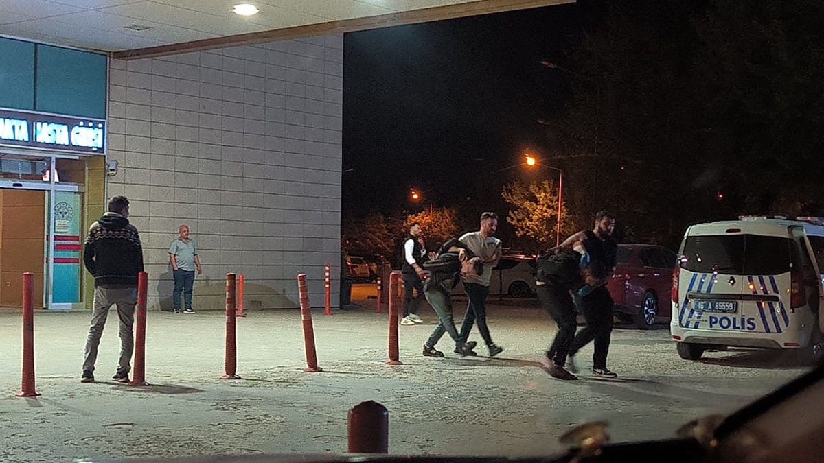 Uyuşturucu toplantısına baskın: Üç yabancı gözaltında