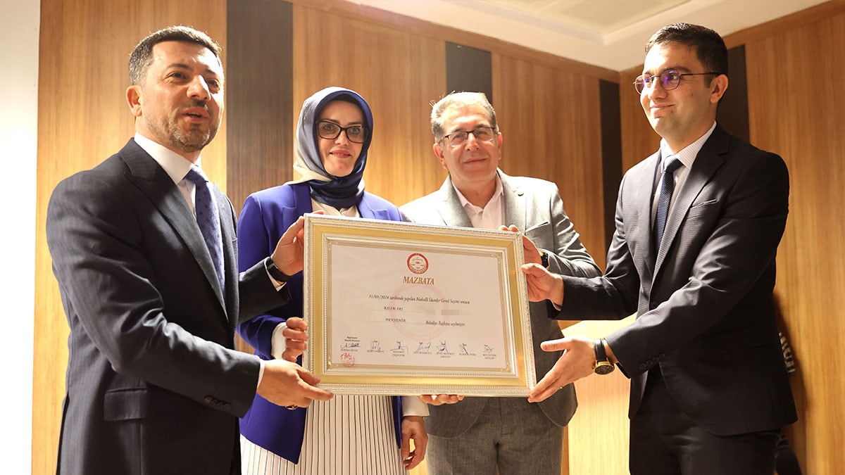 İYİ Parti'nin tek il belediyesinde mazbata verildi