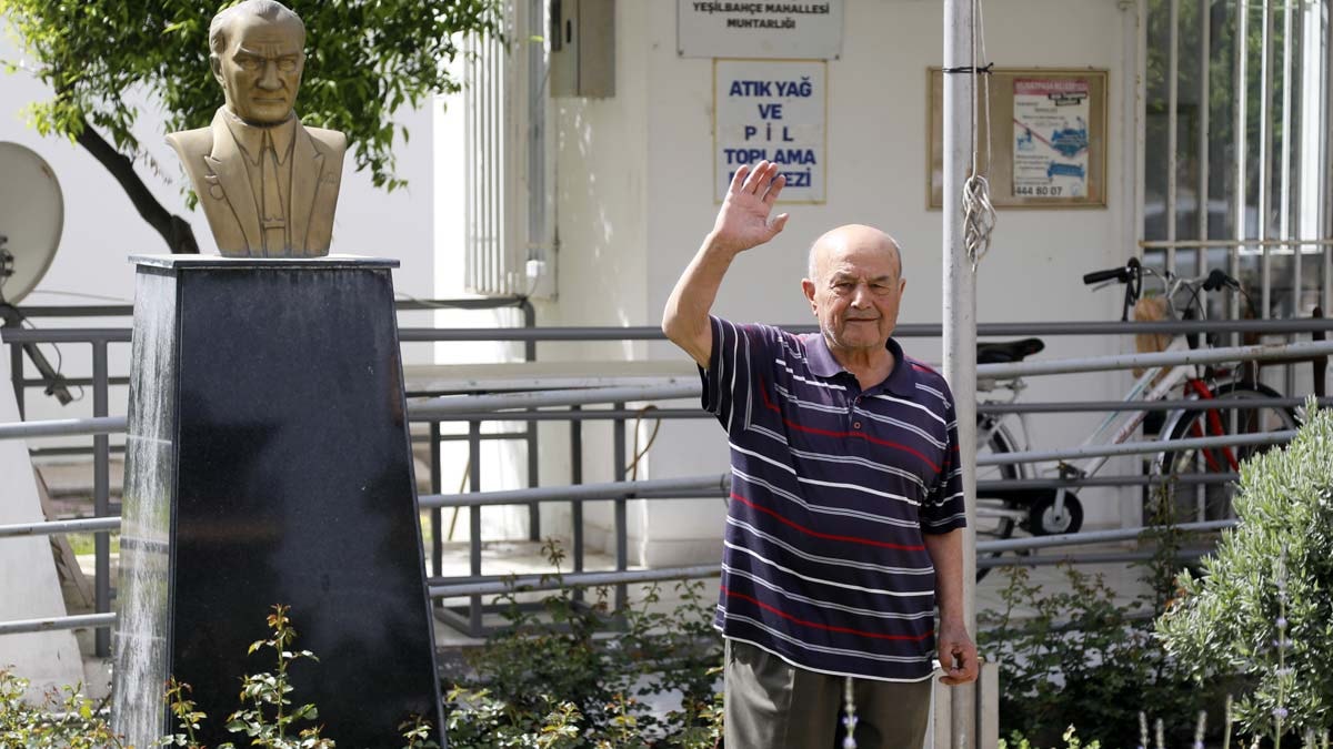 Mahallenin 46 yıllık 'muhtar dedesi' seçimi kaybetti