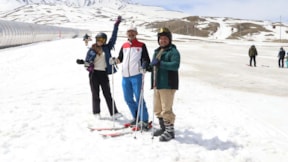 Erciyes'te baharda kayak keyfi: Turistler karın tadını çıkardı