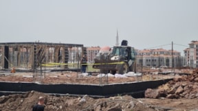 Villa inşaatında facia: Üzerine demir düşen işçi öldü