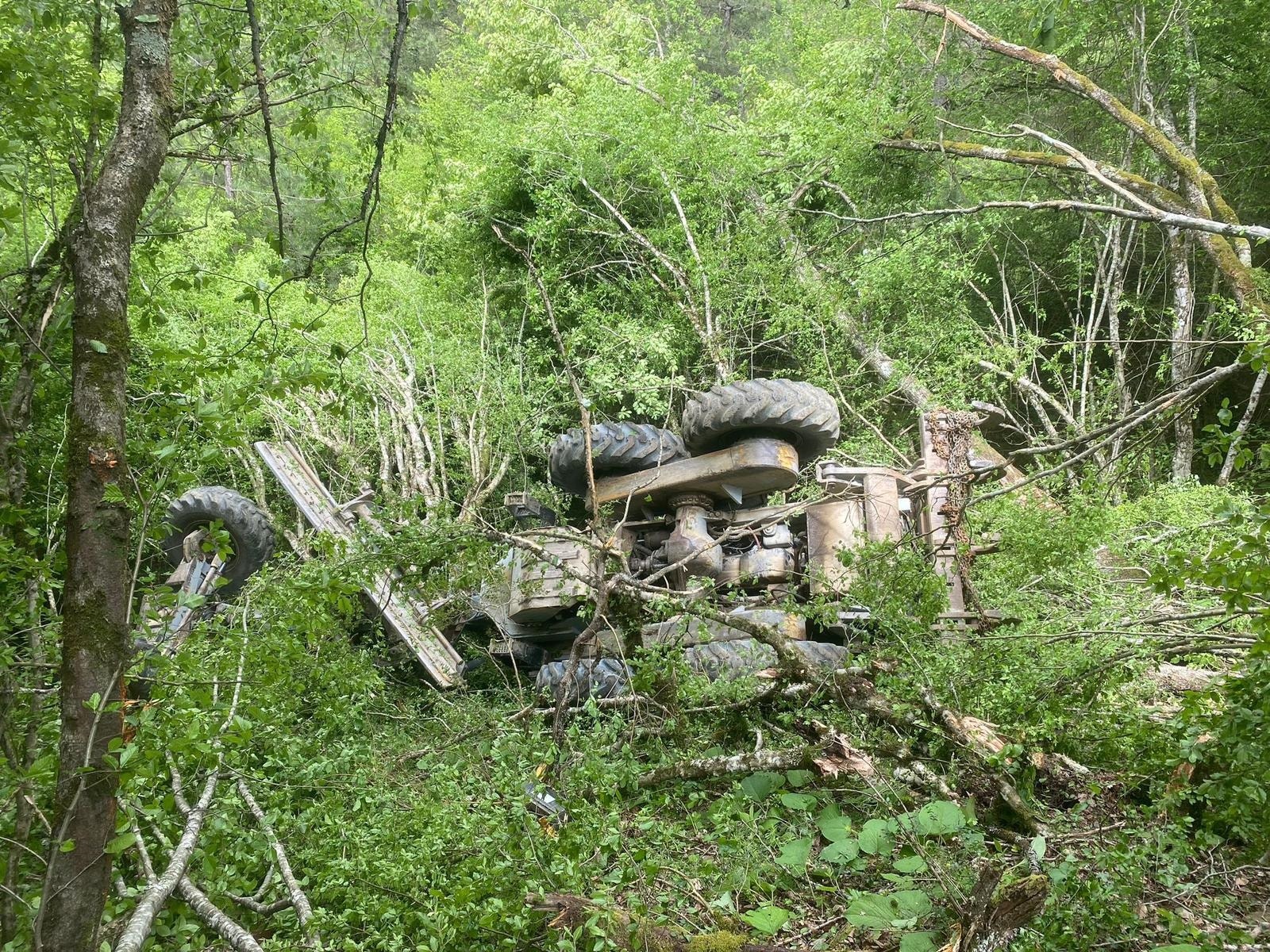 İş makinesi 50 metreden yuvarlandı: Operatör ağır yaralı