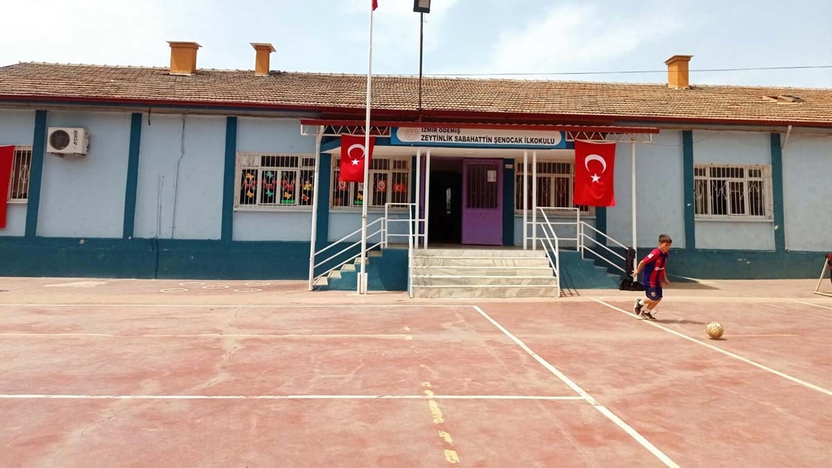 37 yıl sonra vefa: Eski öğrenci köy okulunu yeniledi