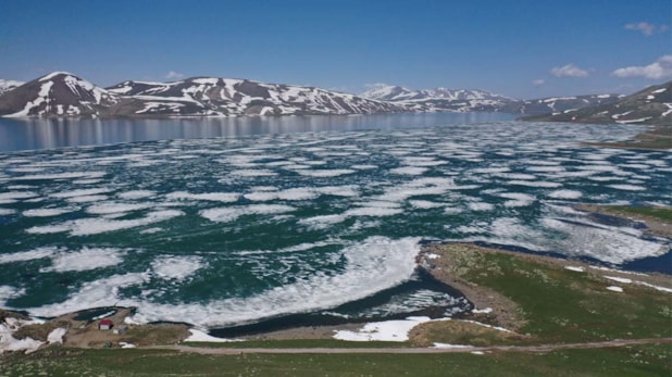Balık Gölü uyanıyor: Buzlar eridi, canlılar uyandı