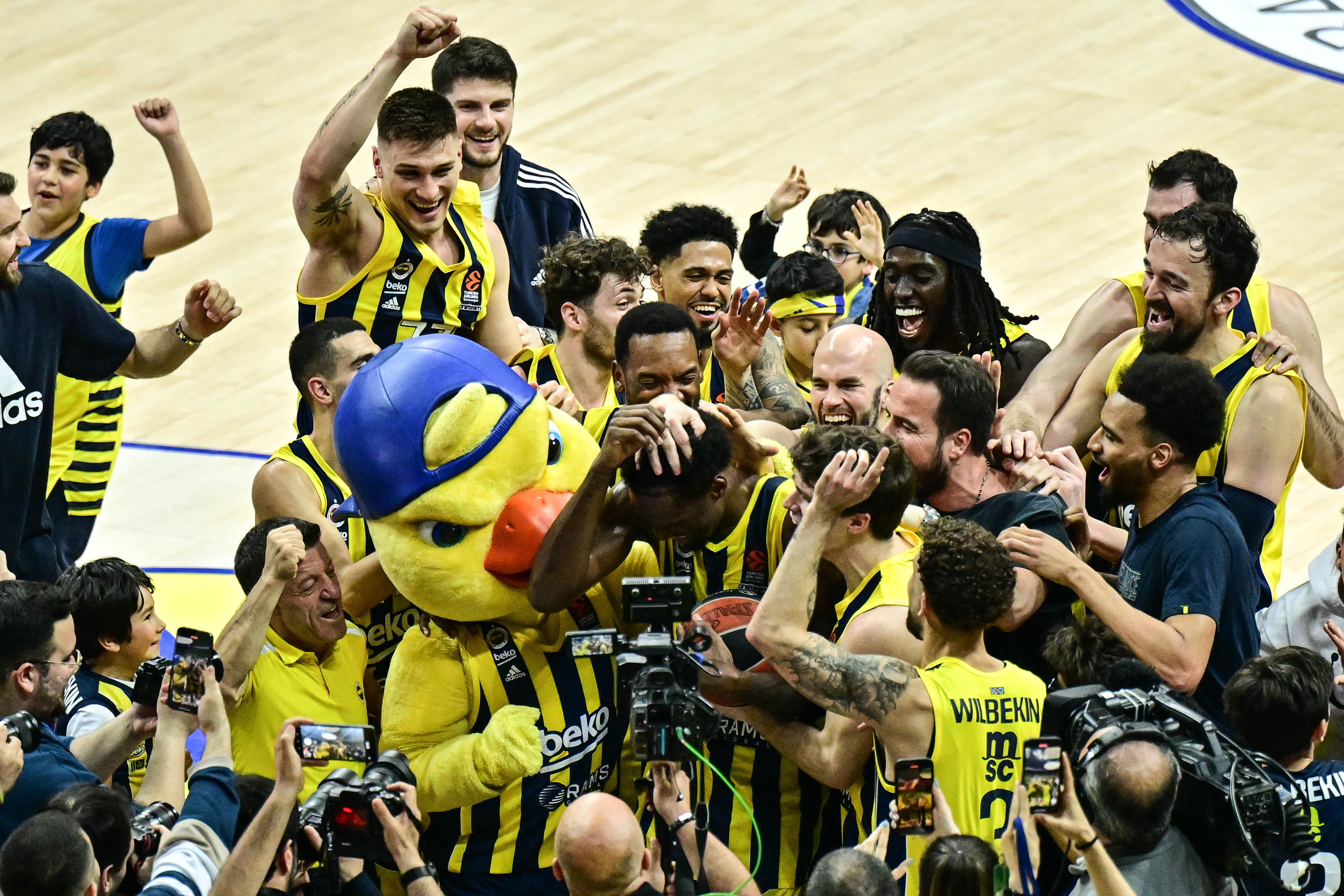 Barcelona kazandı, Fenerbahçe Beko garantiledi