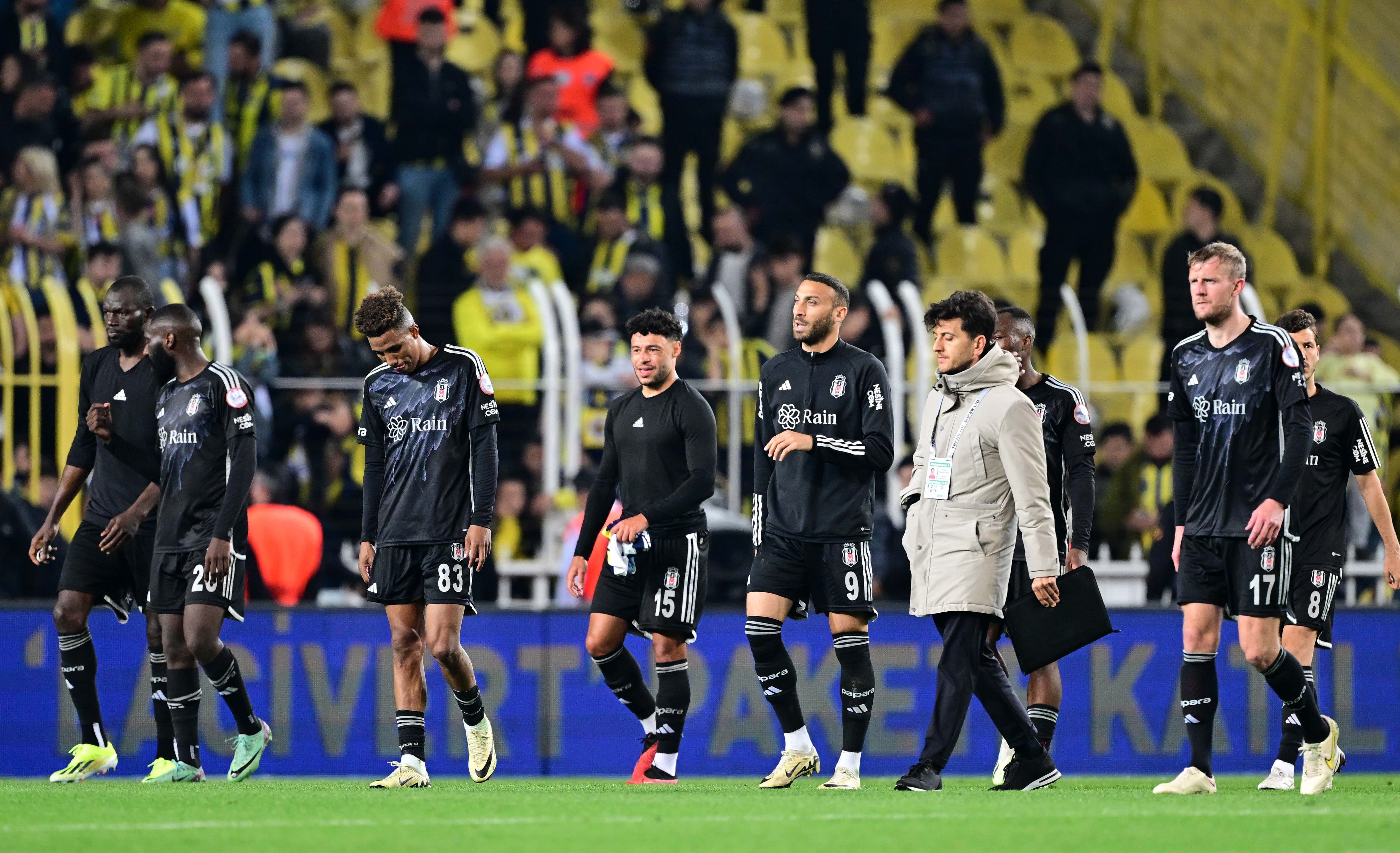 Beşiktaş'ın zor sezonu: Ligdeki en büyük fark ve teknik direktör değişiklikleri