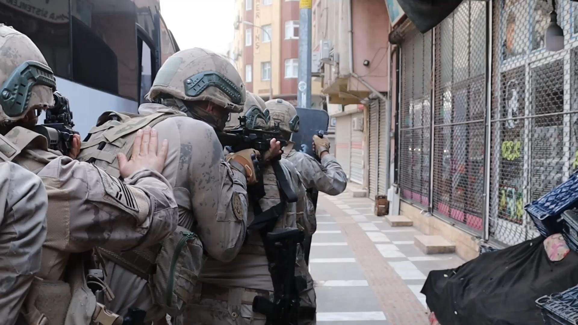 IŞİD'in 'Ahlak' ve Sünnet' dergisi yapılanmasına operasyon