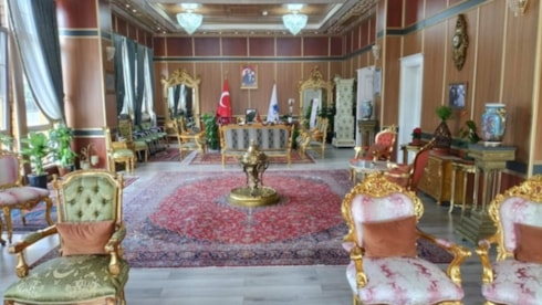 AKP'li başkan 'şatafatlı oda'dan eşyalarını almak istiyor
