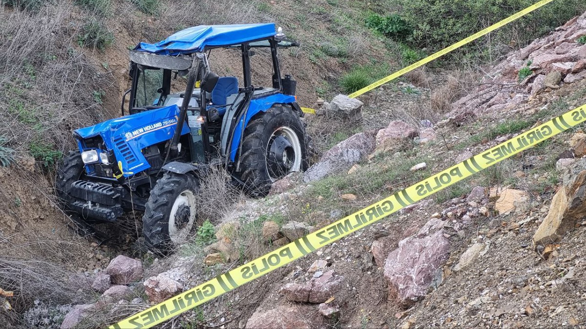 Traktör uçuruma yuvarlandı, şoför feci şekilde can verdi