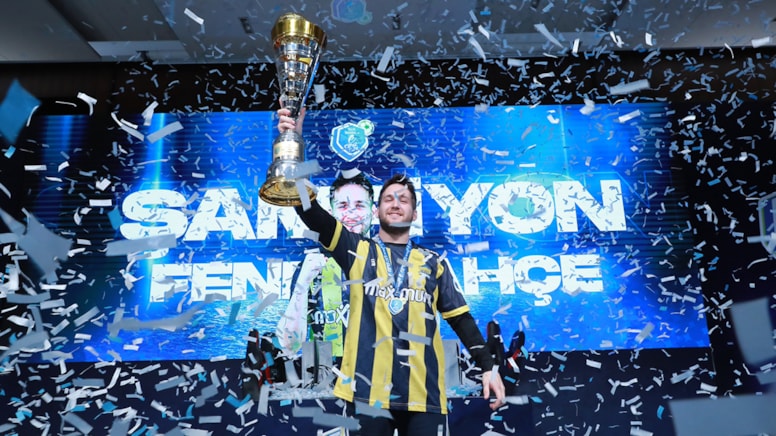 Fenerbahçe, Galatasaray'ı devirerek eSüper Kupa'nın galibi oldu
