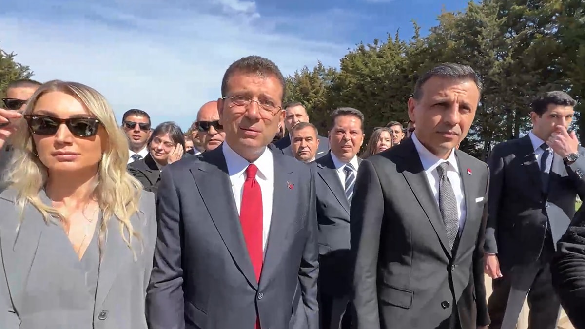 Anıtkabir'de İmamoğlu'na müdahale