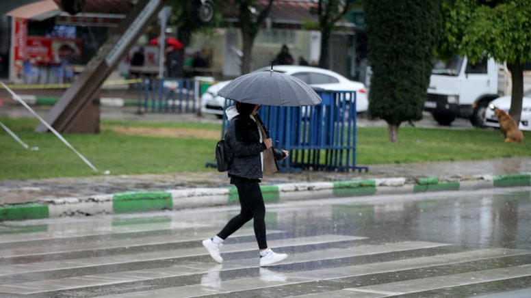 Meteoroloji'den art arda yağış, rüzgar ve toz taşınımı uyarısı