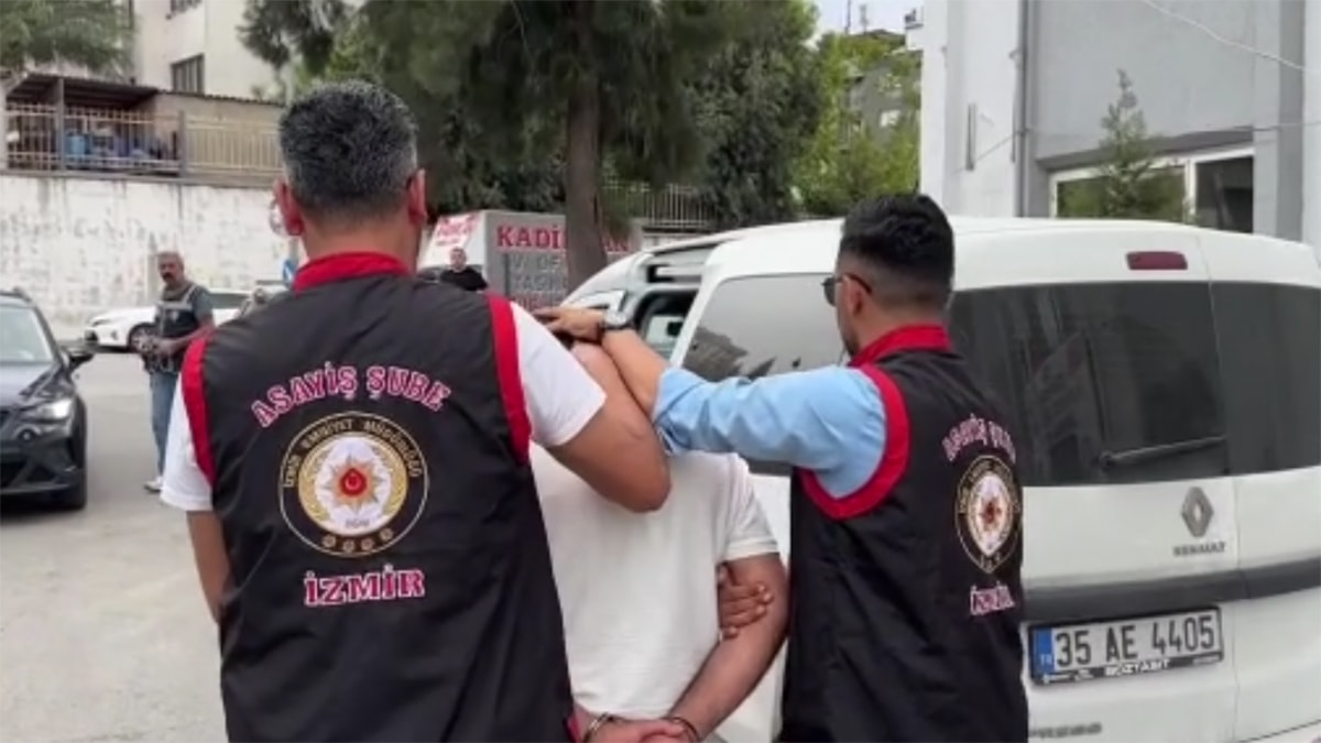 İzmir’de kardeşini öldürdü, Sırbistan'da yakalandı