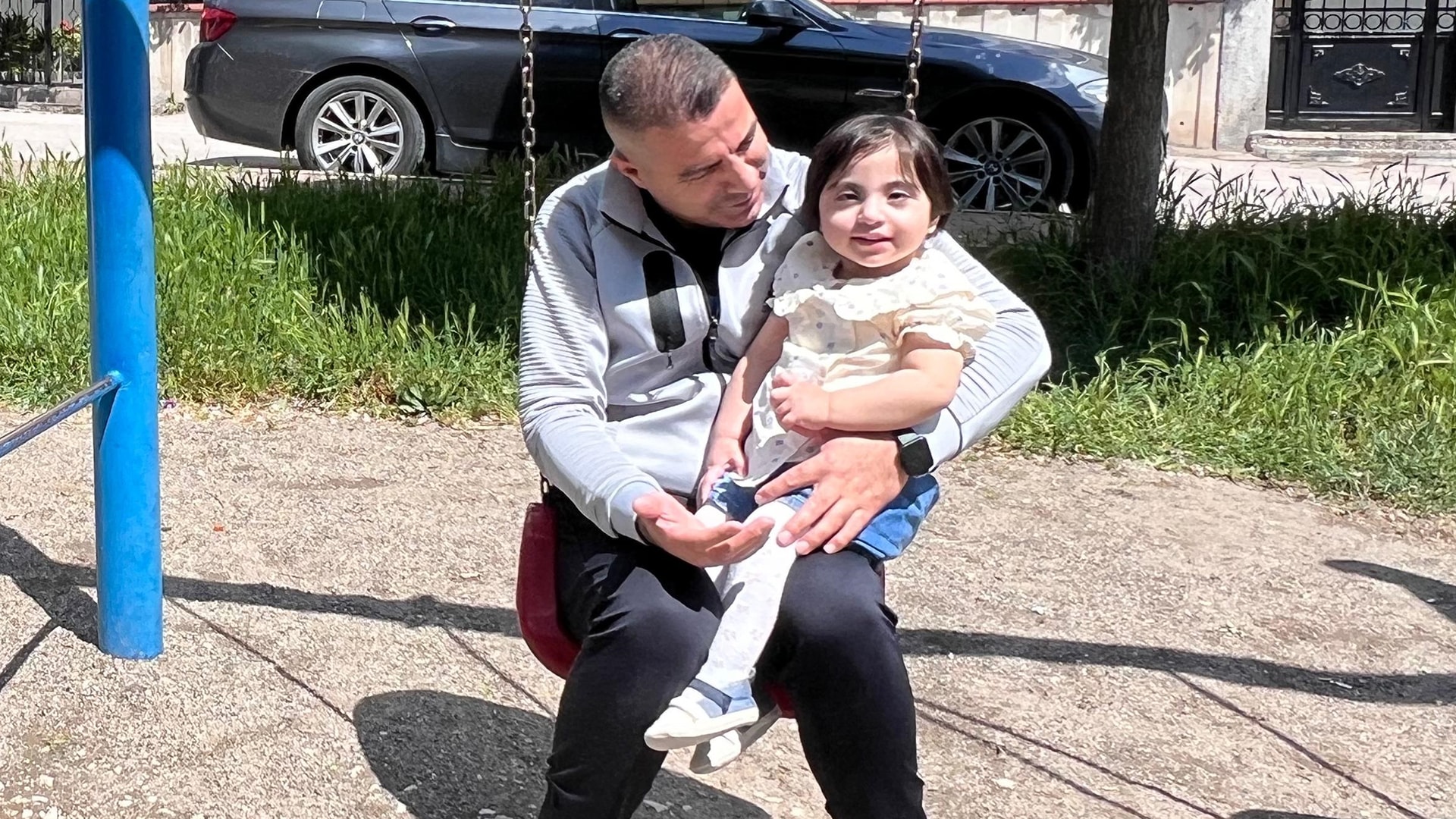 Minik Zeynep'in babasının karaciğeriyle ilk 23 Nisan'ı