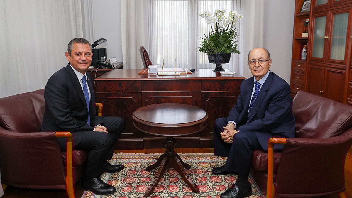 CHP lideri Özgür Özel, Ahmet Necdet Sezer'i ziyaret etti