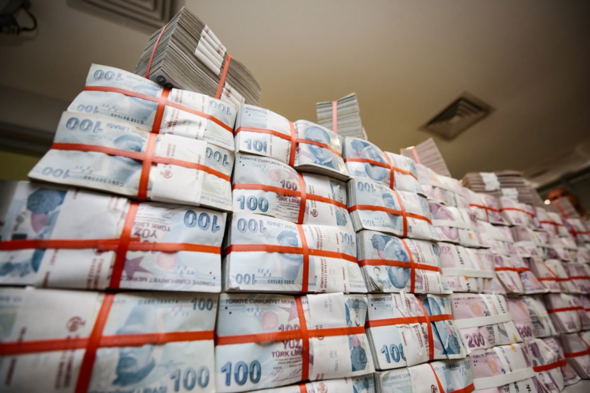 Türk lirası dolar karşısında iki ay üst üste değer kazandı