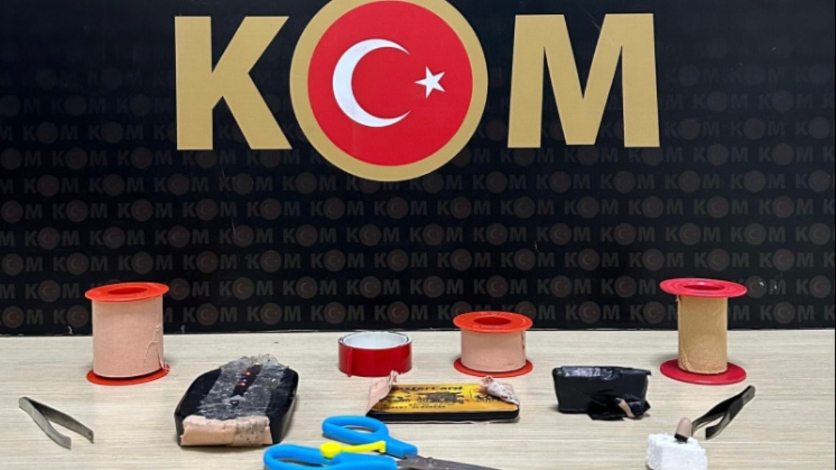 Ehliyet sınavında kopya düzeneği çöktü! 2 gözaltı