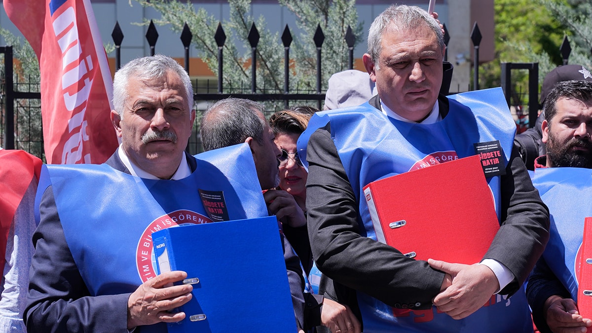 Eğitim-İş'ten müfredat eylemi