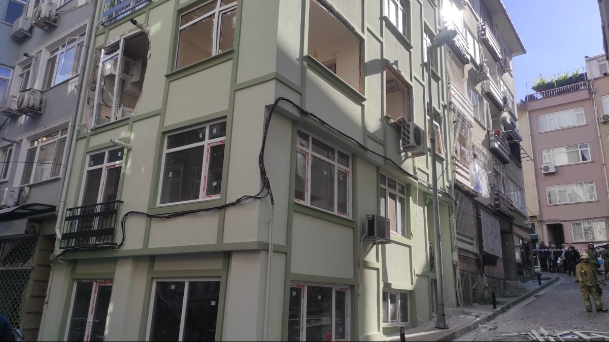 İstanbul'da  4 katlı binada doğalgaz patlaması: Ekipler sevk edildi