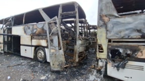 Otobüsler alev alev yandı