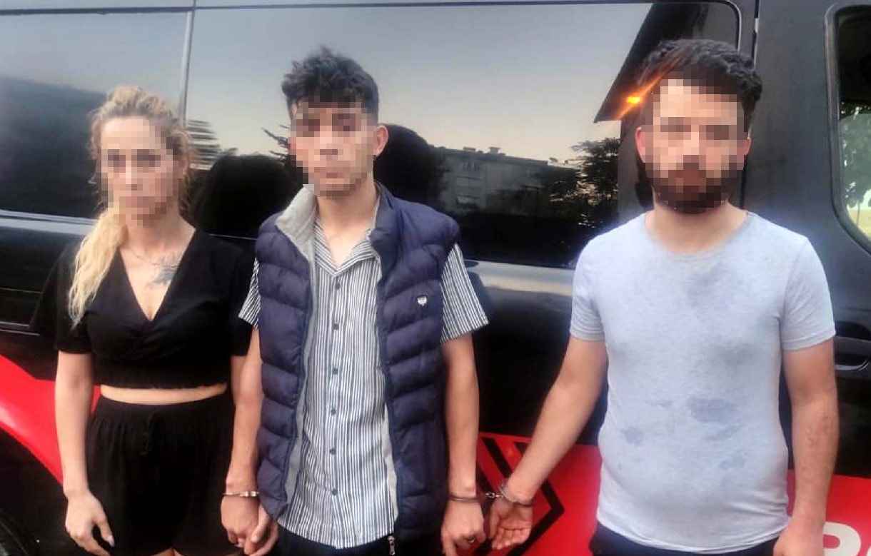 Sevgilisine tokat atan arkadaşını öldürdü